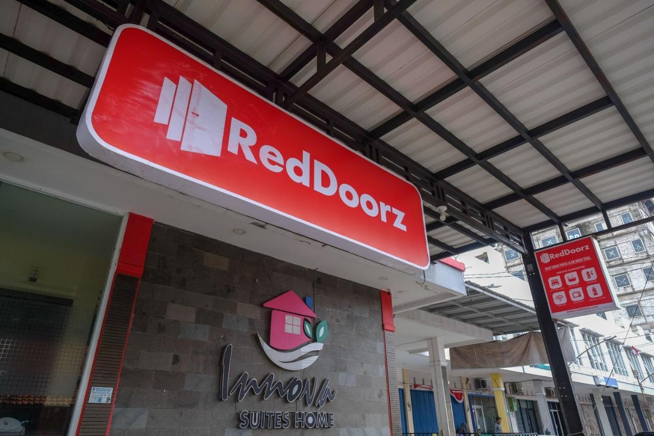 ホテル Reddoorz Near Taman Pantai Alam Indah Tegal テガル エクステリア 写真